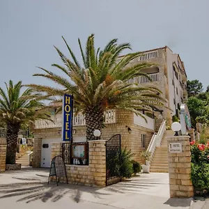 Hotel Tina ***